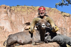 Jim Shockey's Arizona desert bighorn sheep hunt guided by Dieringer Outfitters.